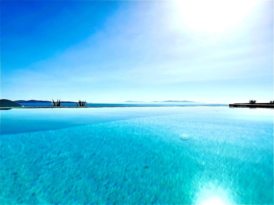 Hot Tub, Sea view, Swimming pool
