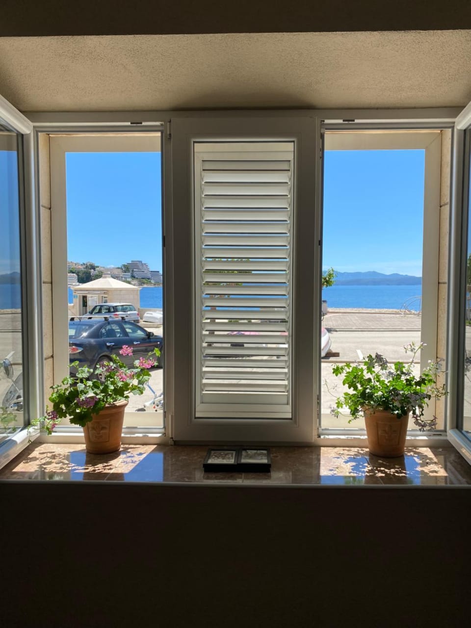 City view, Sea view, Street view