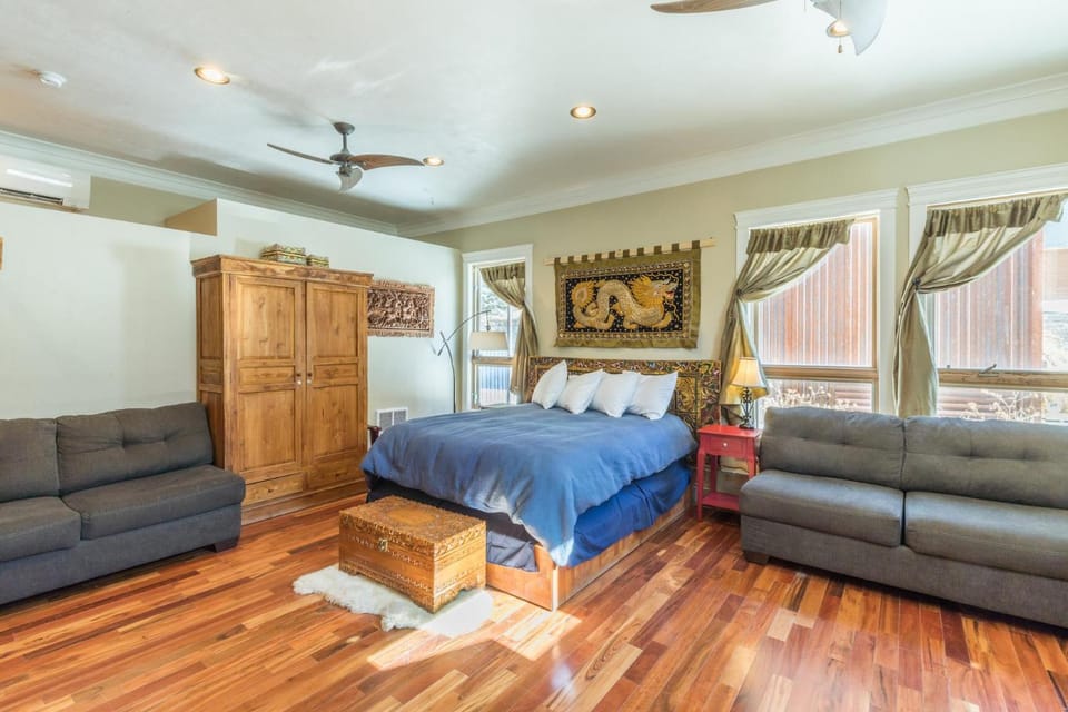Lotus Mountain Suites East Suite Apartment in Ouray