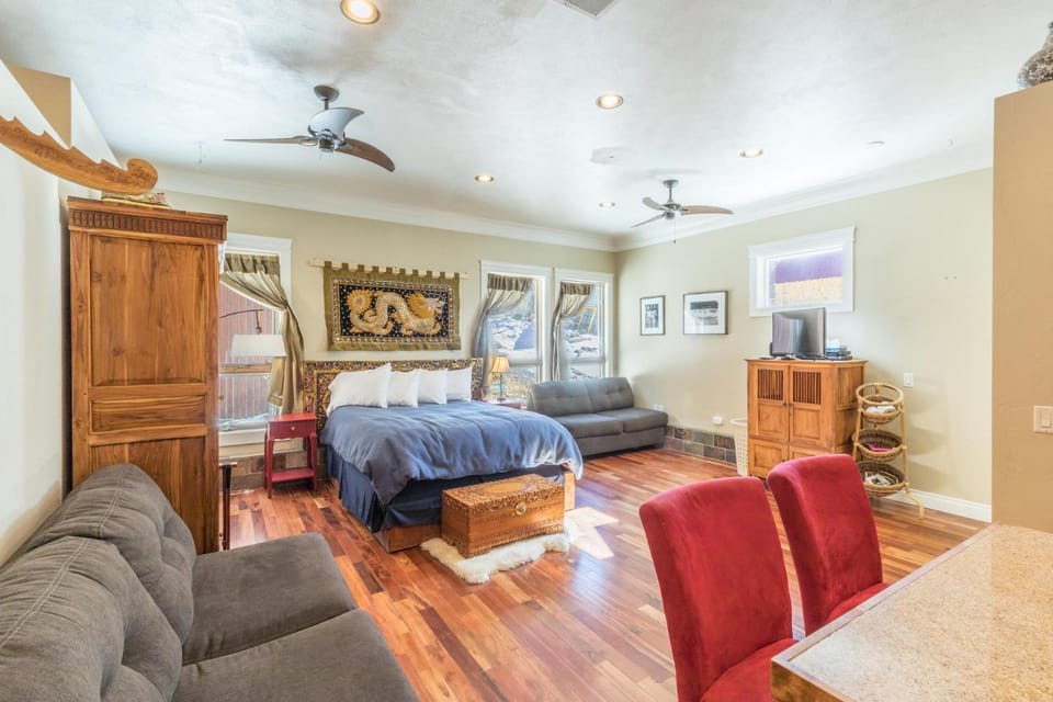 Lotus Mountain Suites East Suite Apartment in Ouray