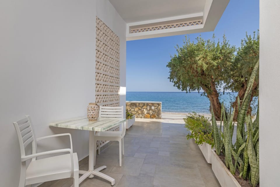 Day, View (from property/room), Balcony/Terrace, Beach, Sea view, Inner courtyard view