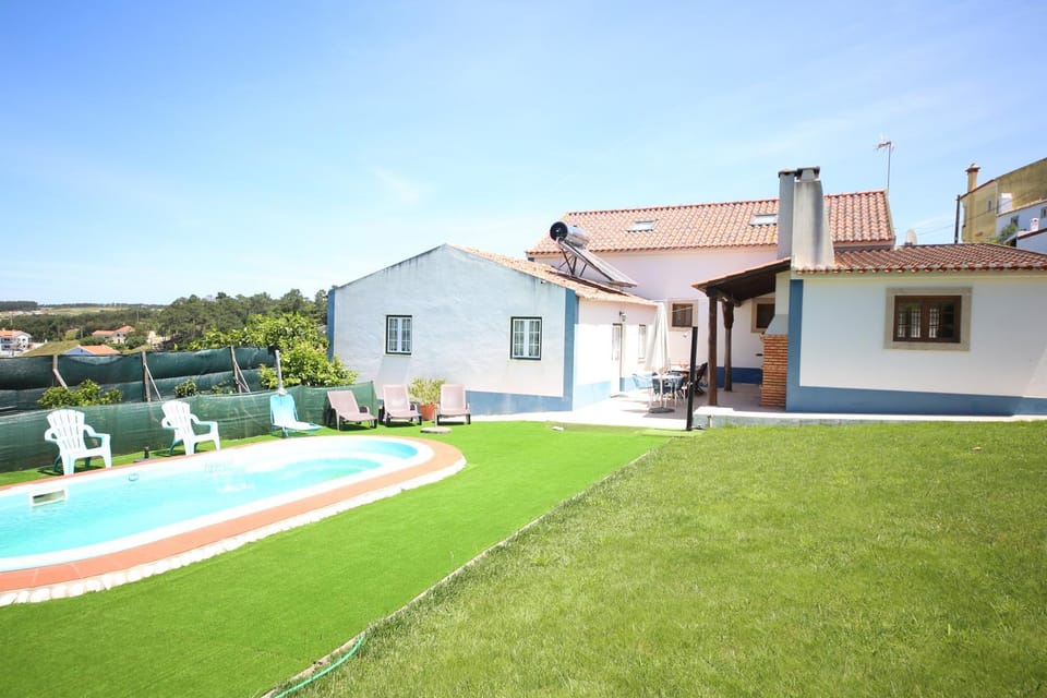 Property building, Garden, Swimming pool