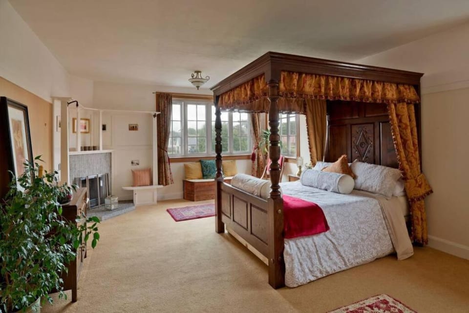 Troon Arts & Crafts Period Home Golf Beach Apartment in Troon