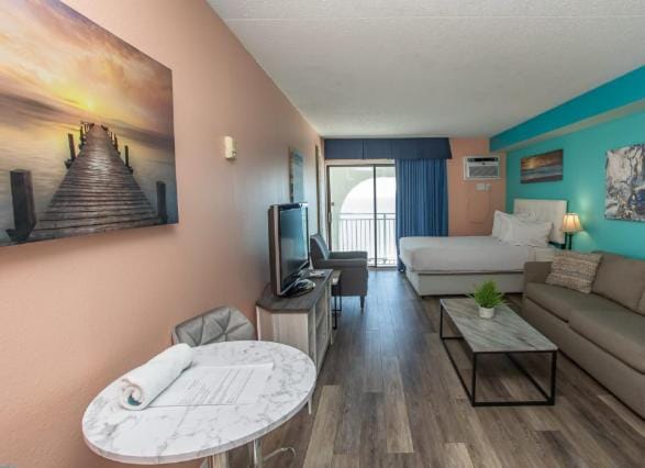 Direct Oceanfront Sea Mist Resort 21105 House in Myrtle Beach