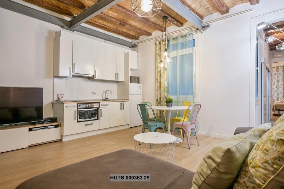 Day, Kitchen or kitchenette, Living room, Dining area, On site
