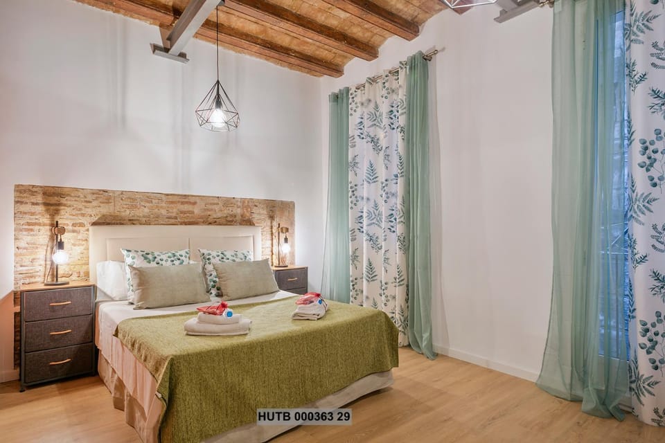 Day, Bedroom, On site