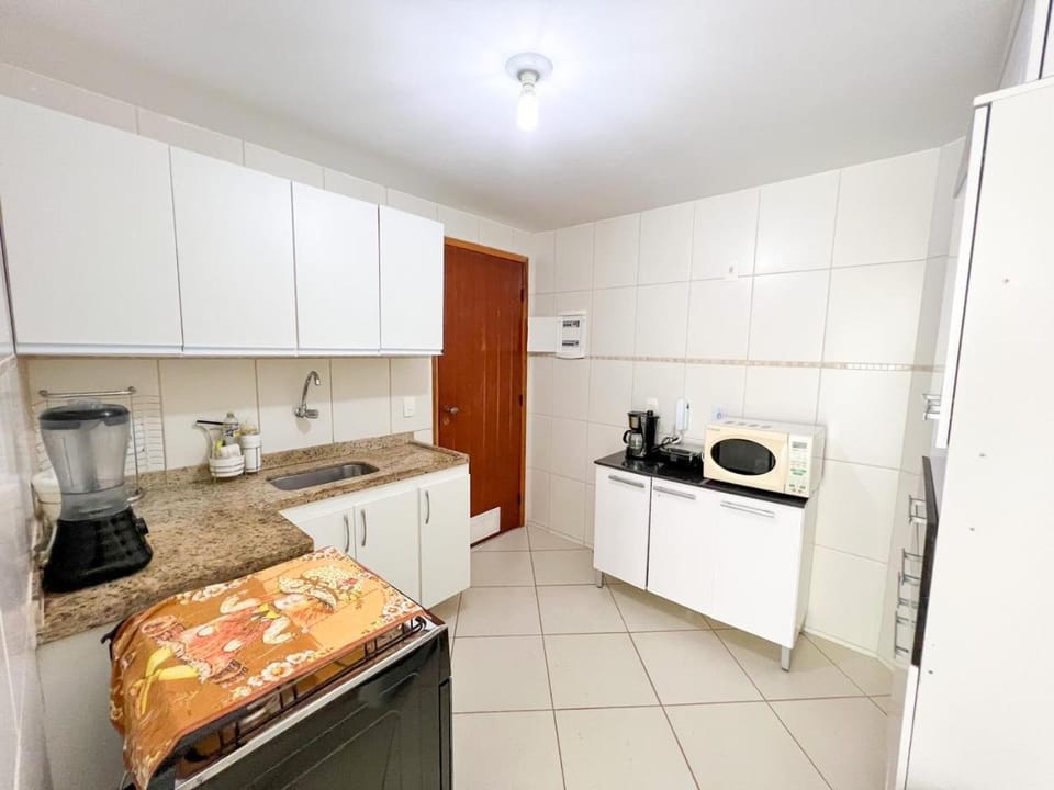 Kitchen or kitchenette, Communal kitchen
