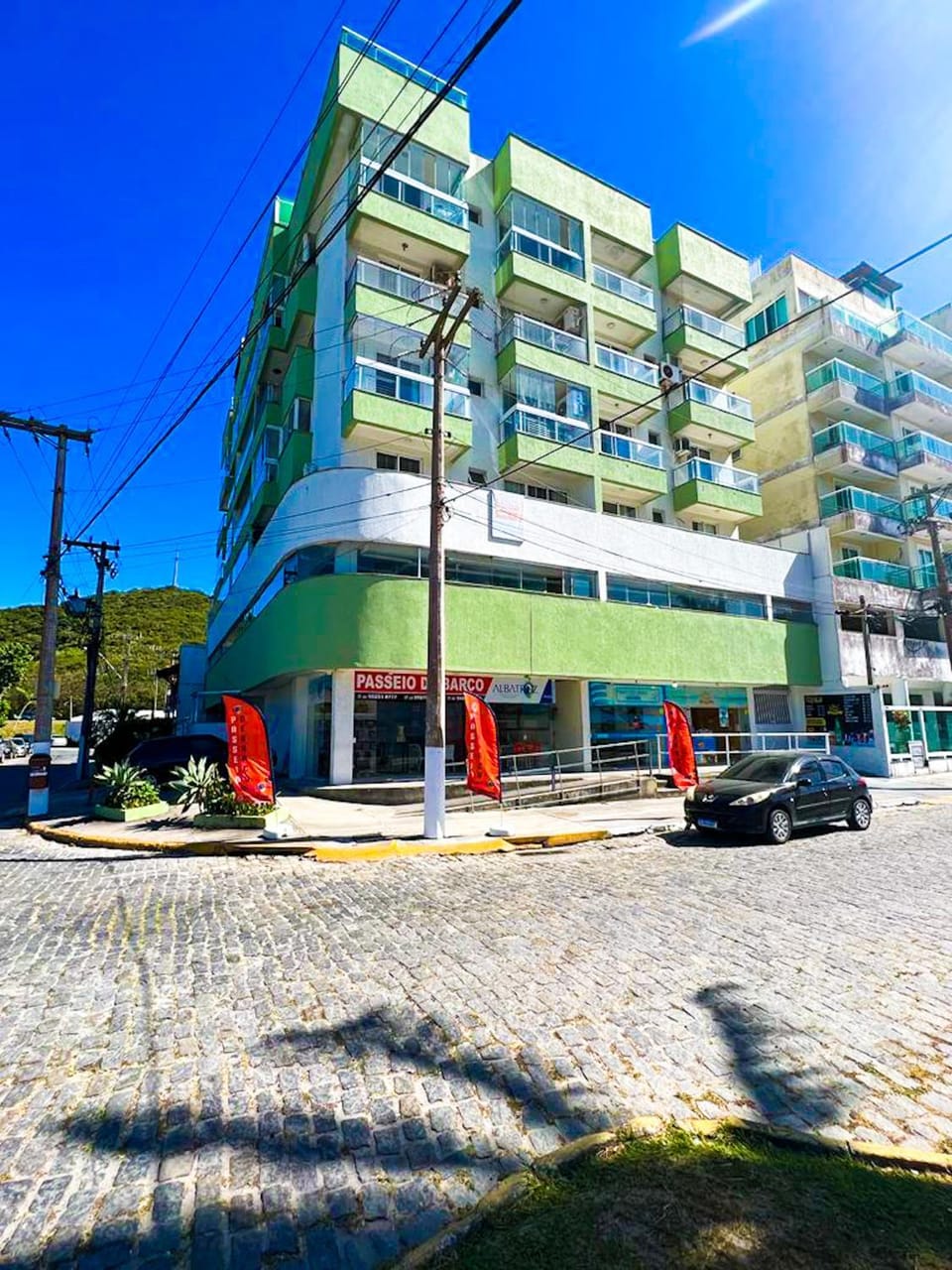 Property building, Neighbourhood