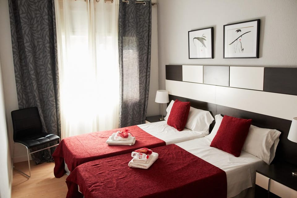 Day, Winter, Bedroom, On site