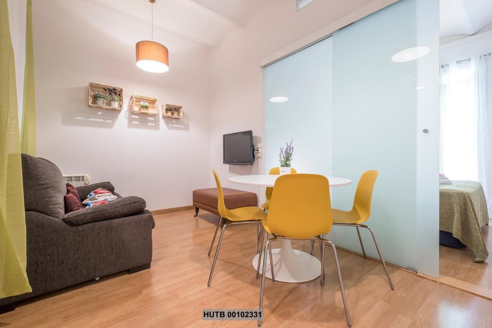 Day, Living room, Dining area, On site
