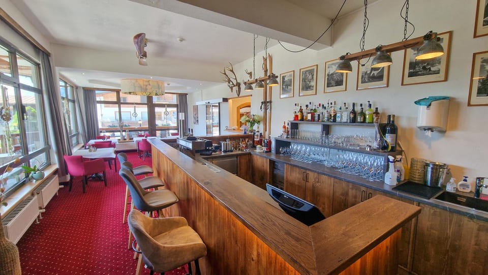 Lounge or bar