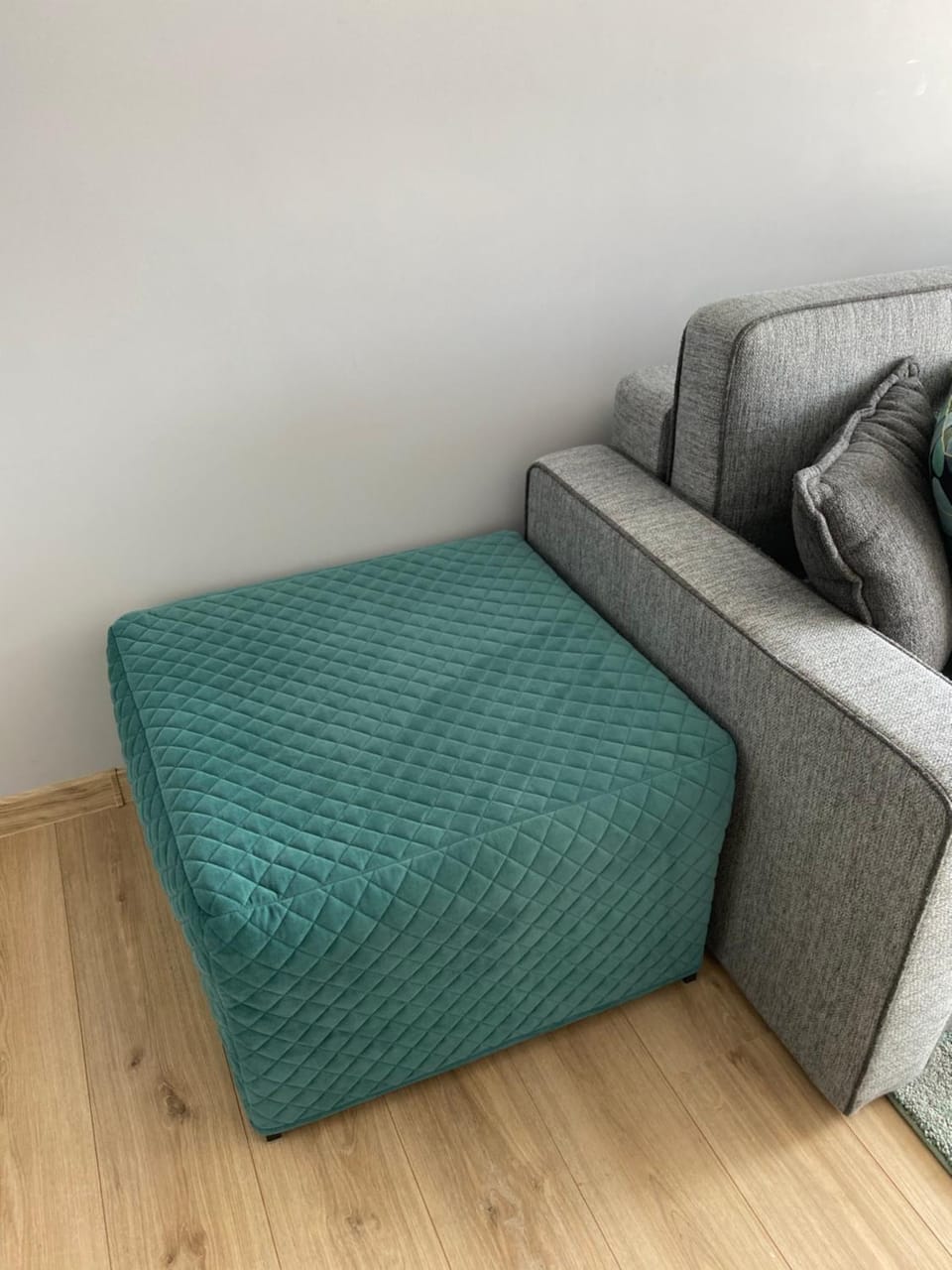 Bed, Living room, Seating area