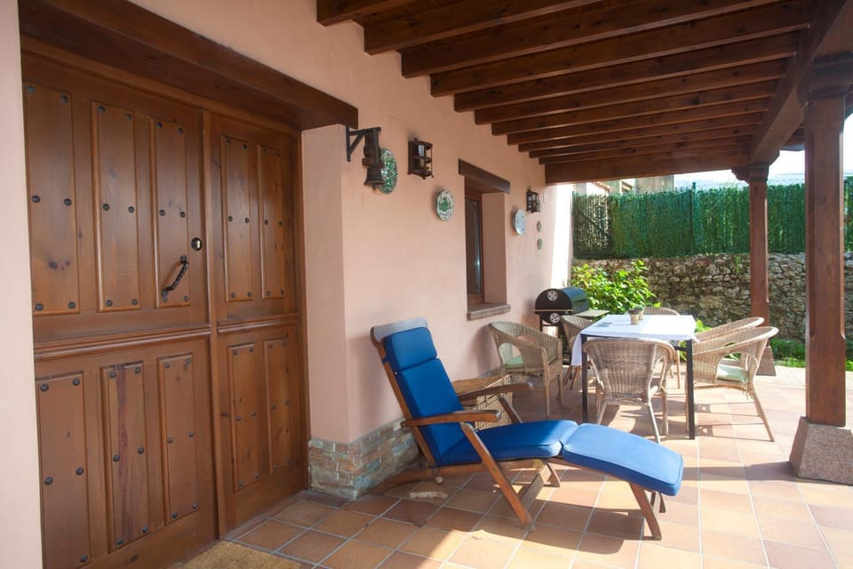 Patio, Day, View (from property/room), Balcony/Terrace, Living room, Seating area, Dining area