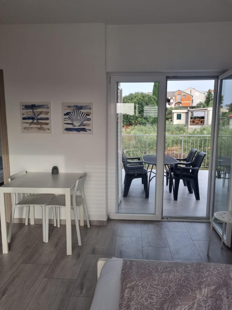 Day, Balcony/Terrace, Living room, Seating area