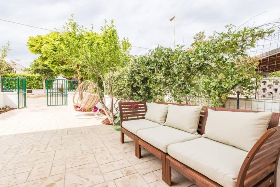 Property building, Garden