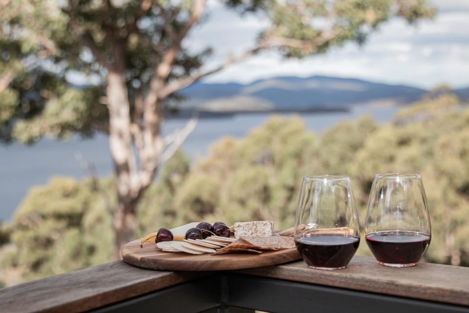 Natural landscape, Balcony/Terrace, Food and drinks, River view, Sea view