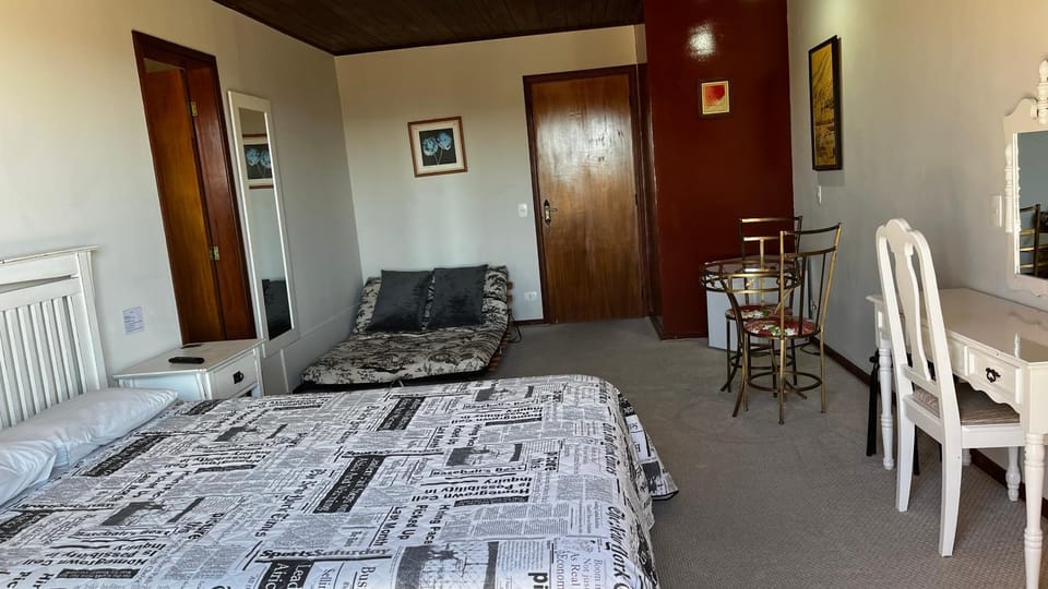 Bed, Photo of the whole room, Dining area, Bedroom, minibar