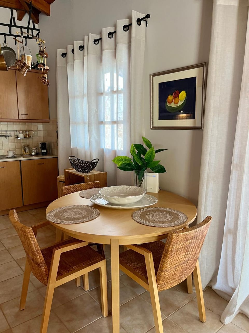 Kitchen or kitchenette, Dining area, Sea view