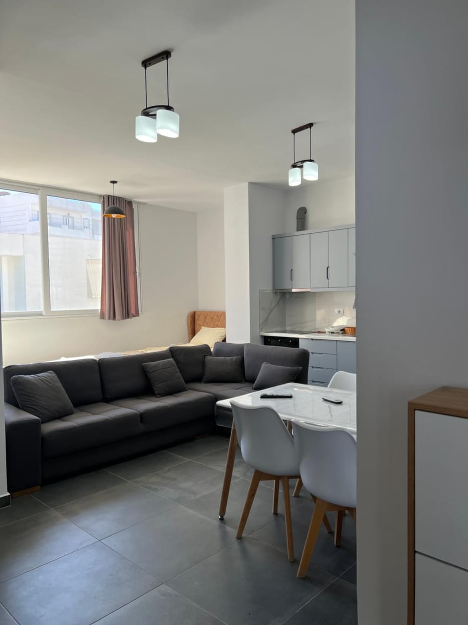 Kitchen or kitchenette, Living room, Seating area, Dining area