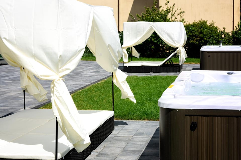 Patio, Day, Natural landscape, Garden, Hot Tub, Hot Tub, View (from property/room), View (from property/room), Spa and wellness centre/facilities, Other, Other, Other, Garden view, Garden view, Area and facilities, Area and facilities, Area and facilities