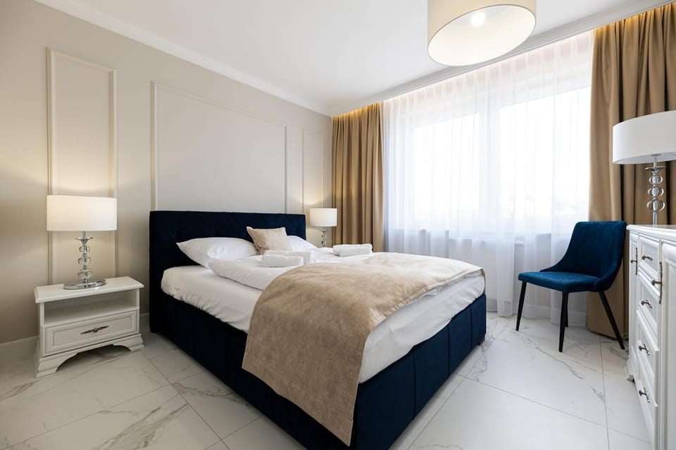 Bed, View (from property/room), View (from property/room), Other, Other, Other, Photo of the whole room, Decorative detail, Decorative detail, Bedroom, furniture, furniture, furniture, hair dresser, wardrobe