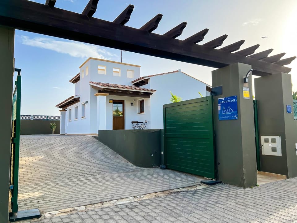 Facade/entrance, Parking