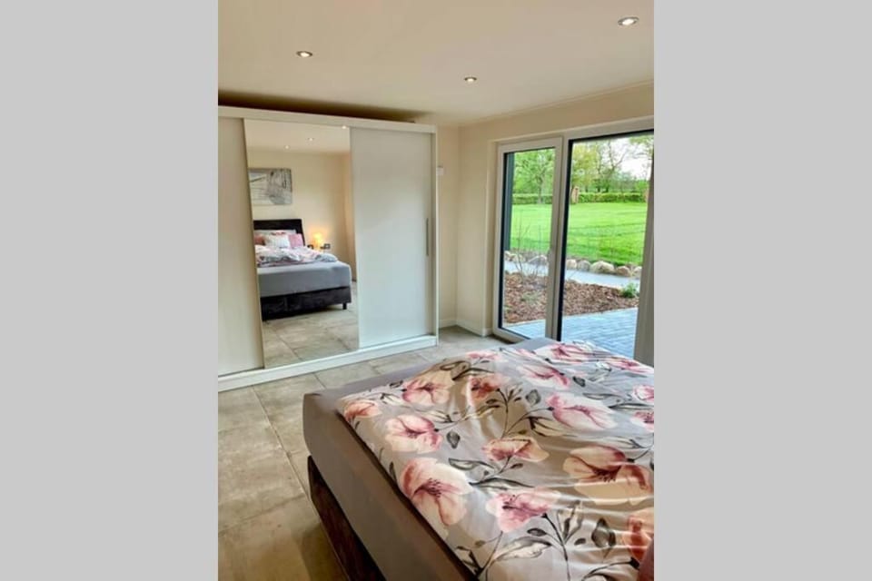 Bed, Photo of the whole room, Bedroom, Garden view
