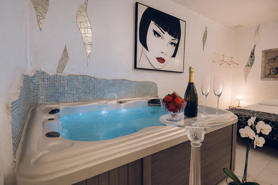 Hot Tub, Bath