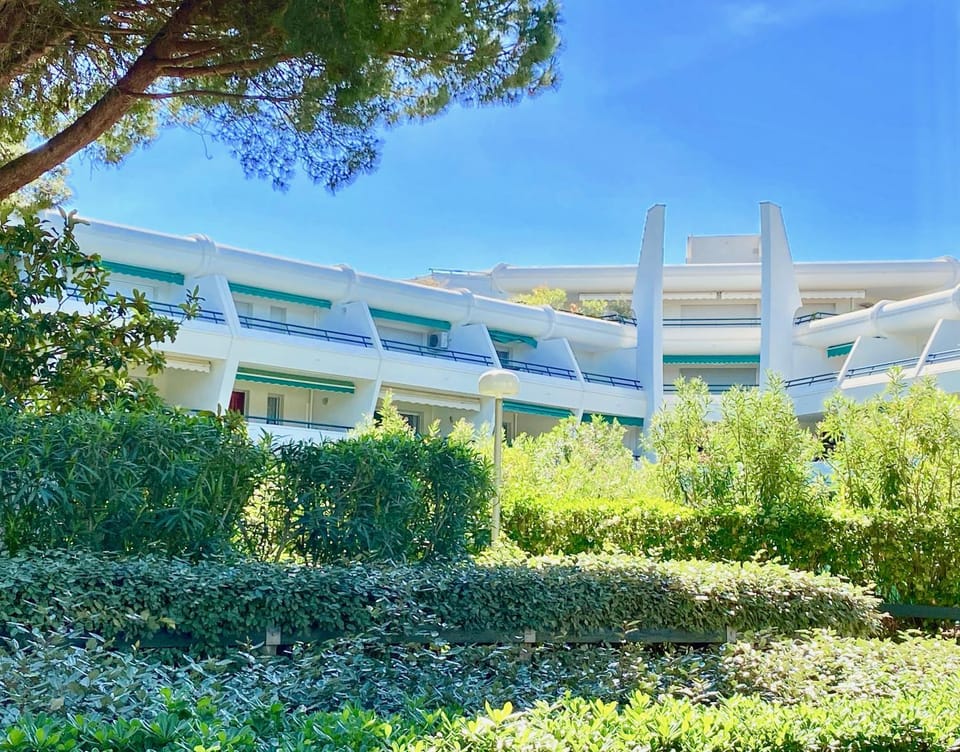 L'HERMITAGE - Studio moderne - Piscine - Ascenseur - Quart Golf Apartment in La Grande-Motte