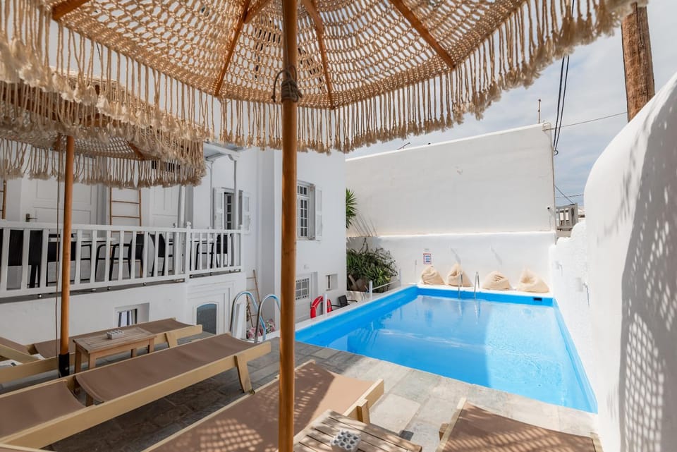 Day, Pool view, Swimming pool, sunbed