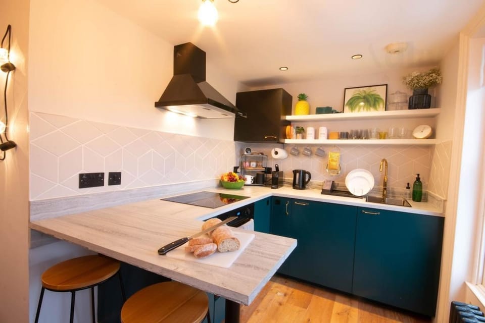 Kitchen or kitchenette, Dining area, kitchen