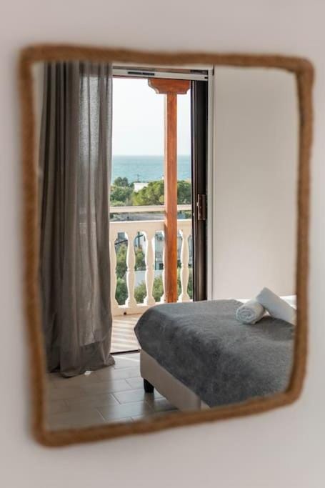 Sea View Studio at Xenios Avlais Apartment in Alikanas