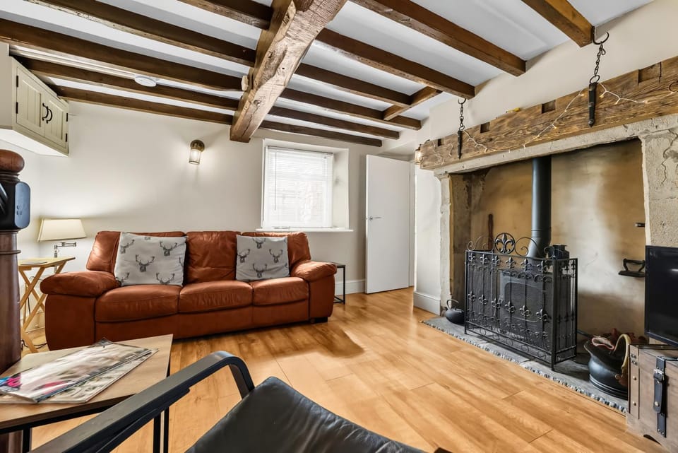 Dawn Cottage Quaint 3 bedroom cottage in Middleton by Wirksworth House in Amber Valley