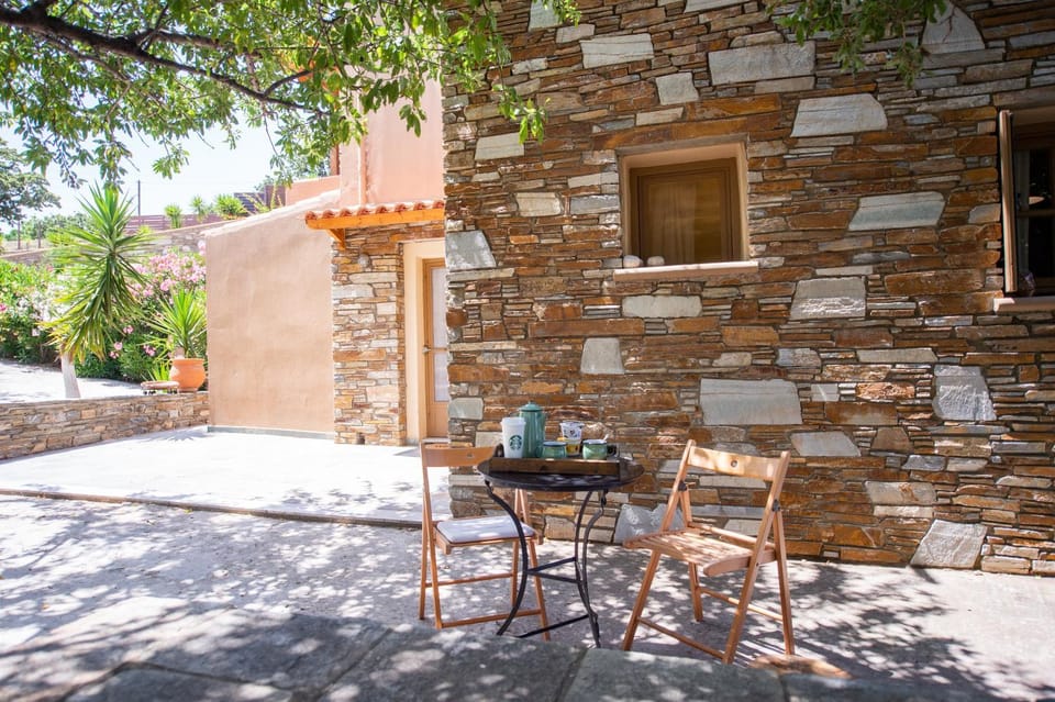 Property building, Patio, Day