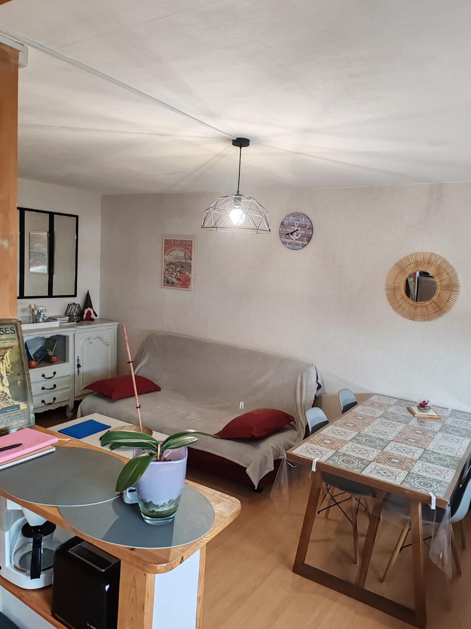 Living room, Seating area, Dining area