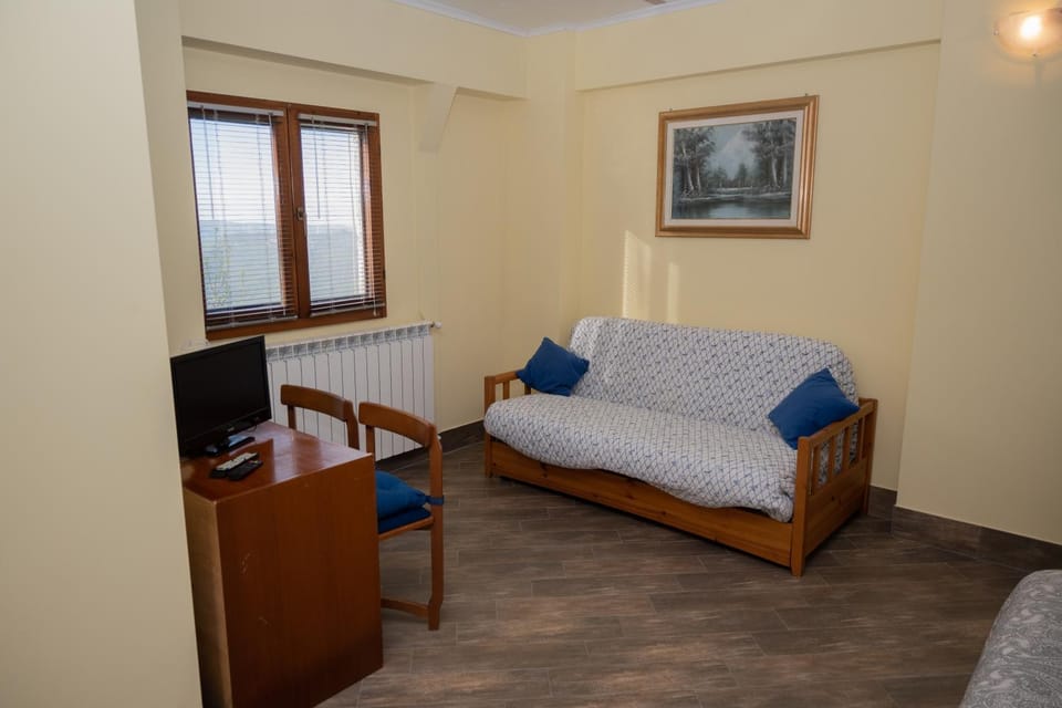 Communal lounge/ TV room, Seating area