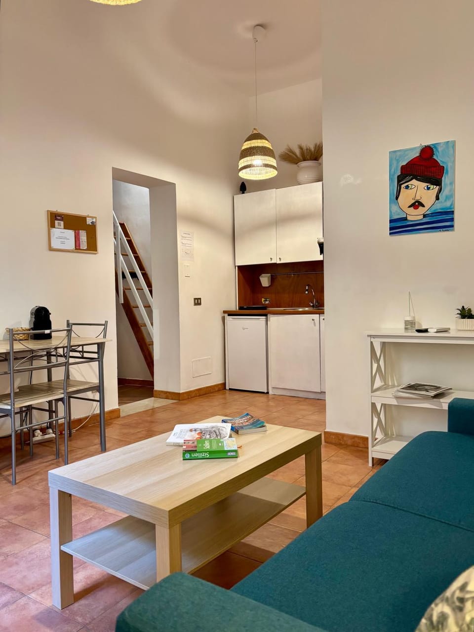 Kitchen or kitchenette, Living room, Seating area, Dining area
