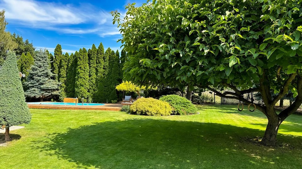 Garden, Garden view
