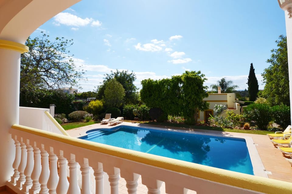 Patio, Spring, Off site, Day, People, Winter, Summer, Garden, View (from property/room), Balcony/Terrace, Other, Decorative detail, Autumn, On site, Guests, Garden view, Pool view, Area and facilities, Swimming pool, Seasons, Time of day, Location, Sunrise, Sunset, children, young children, older children, group of guests, Family, ATM