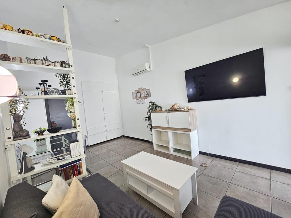 A pasos de Playa del Cristo y Puerto Apartment in Costa del Sol