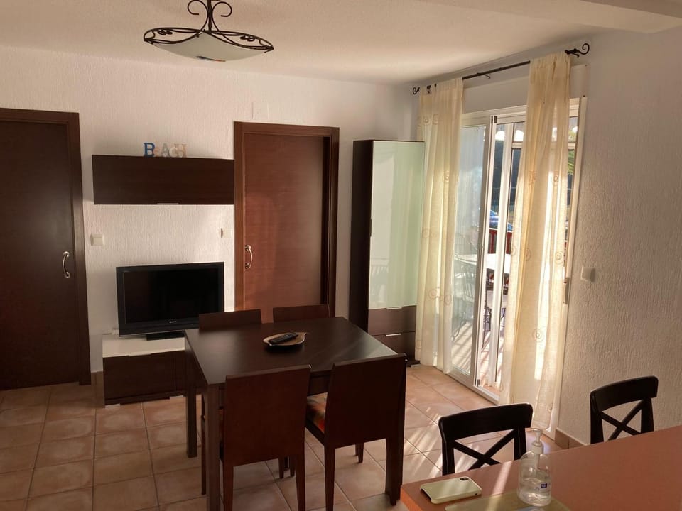 TV and multimedia, Living room, Dining area
