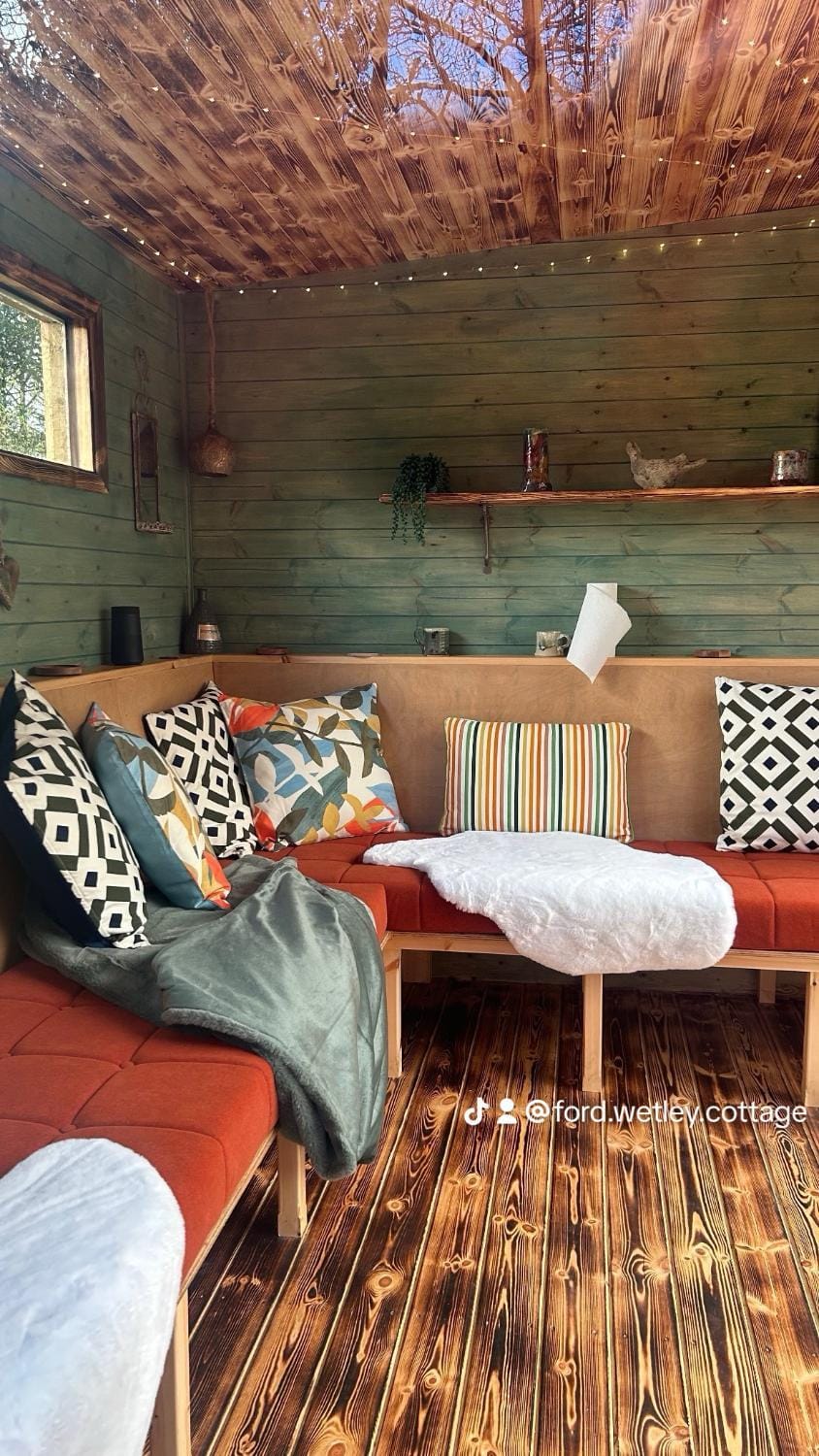 Stunning Secluded Peak District Luxurious Barn House in Staffordshire Moorlands District