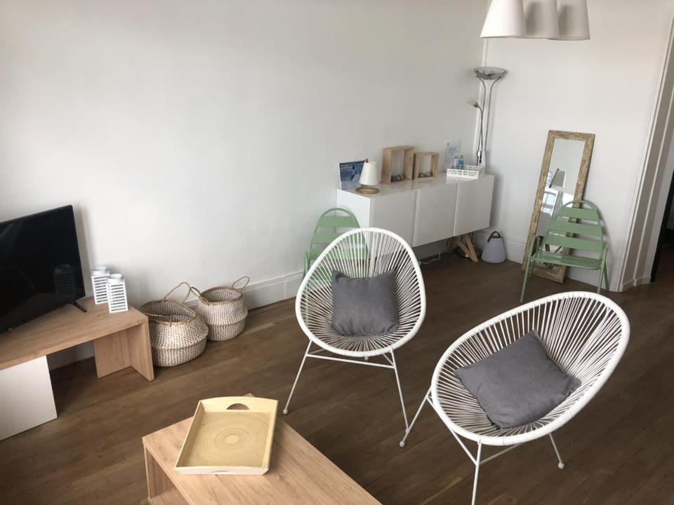Villa les Fleurs Appartement en front de mer Apartment in Normandy