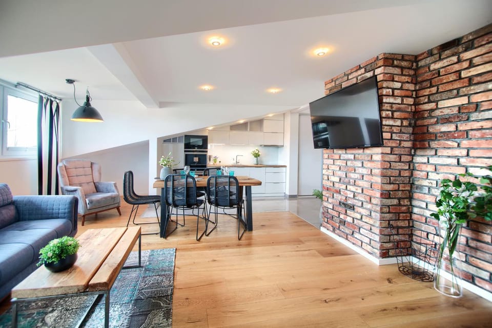 Kitchen or kitchenette, Living room, minibar, stove