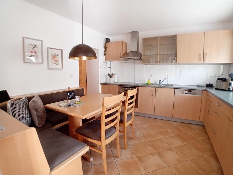 Dining area, Food, stove, kitchen, kitchen