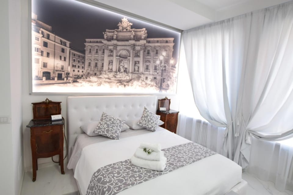 Photo of the whole room, Decorative detail