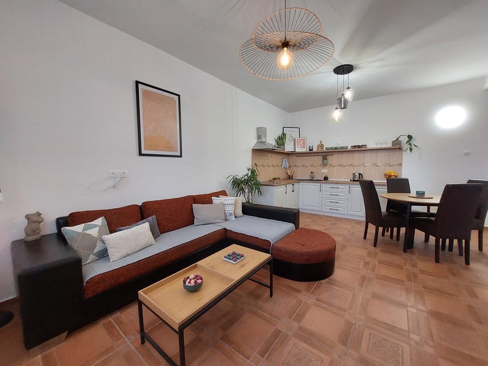 Living room, Dining area, kitchen, kitchen