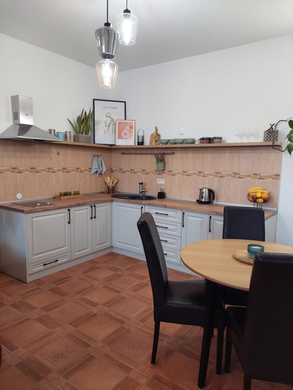 Dining area, kitchen