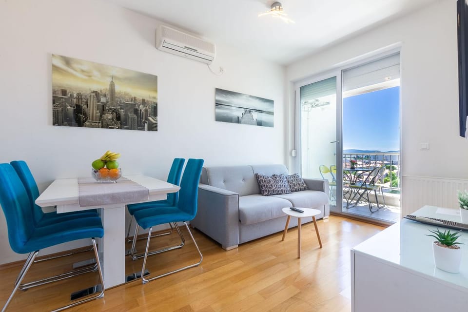 Balcony/Terrace, Living room