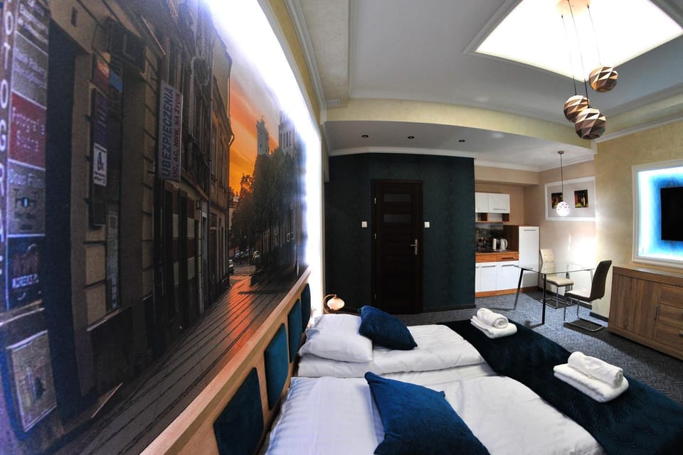 Bed, TV and multimedia, Bedroom, wardrobe